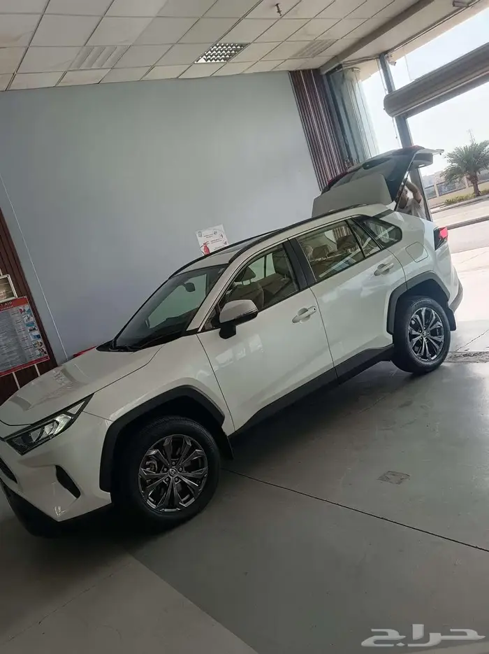 تايوتا رافور 22 8