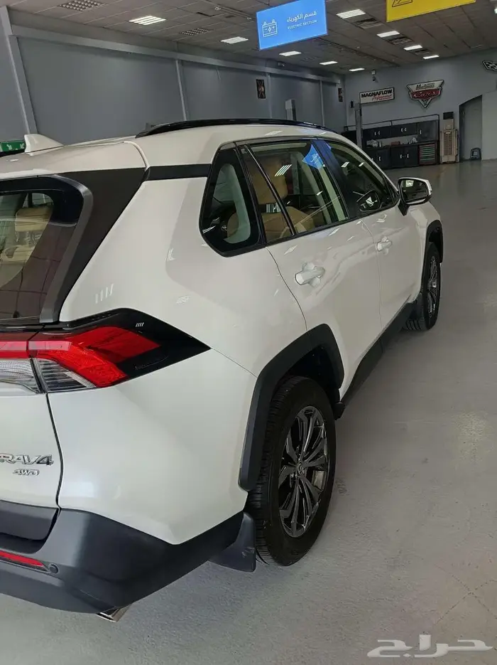 تايوتا رافور 22 9