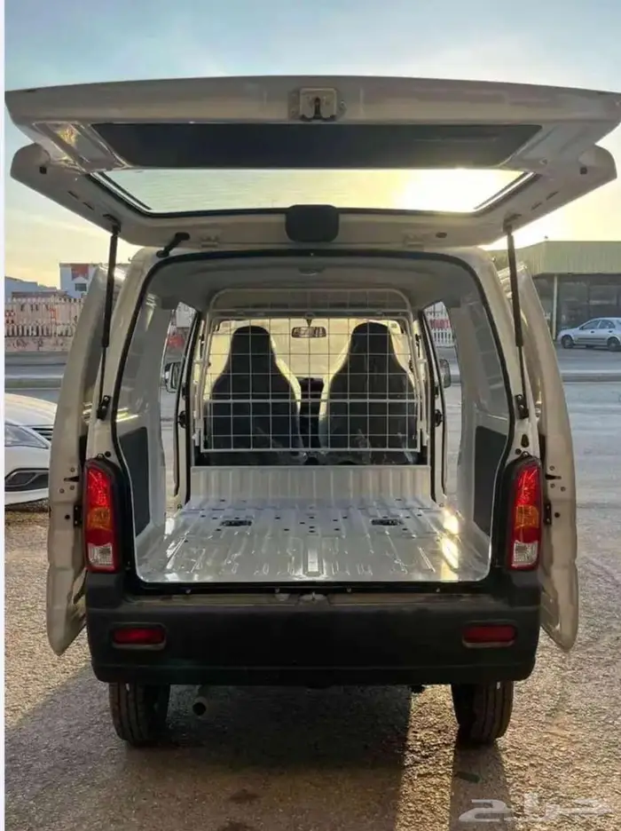 سوزوكي ايكو فان بضاعة قير عادي بنزين 2025 4