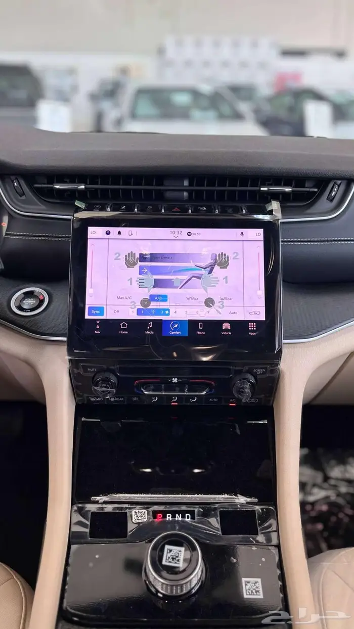 جيب جراند شيروكي لاريدو2025 رمادي 16