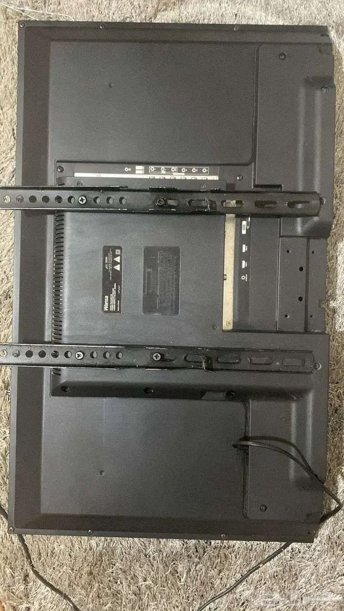 شاشة 32 إنش نظيفة جدا بمنفذين HDMI ستاند راكب ب 200 ريال 2