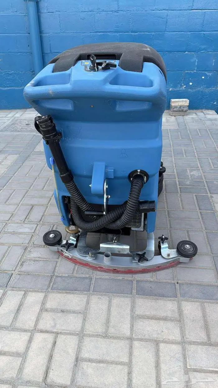 ماكينة جلي لغسيل أرضيات المصانع والمستودعات والمستشفيات 1