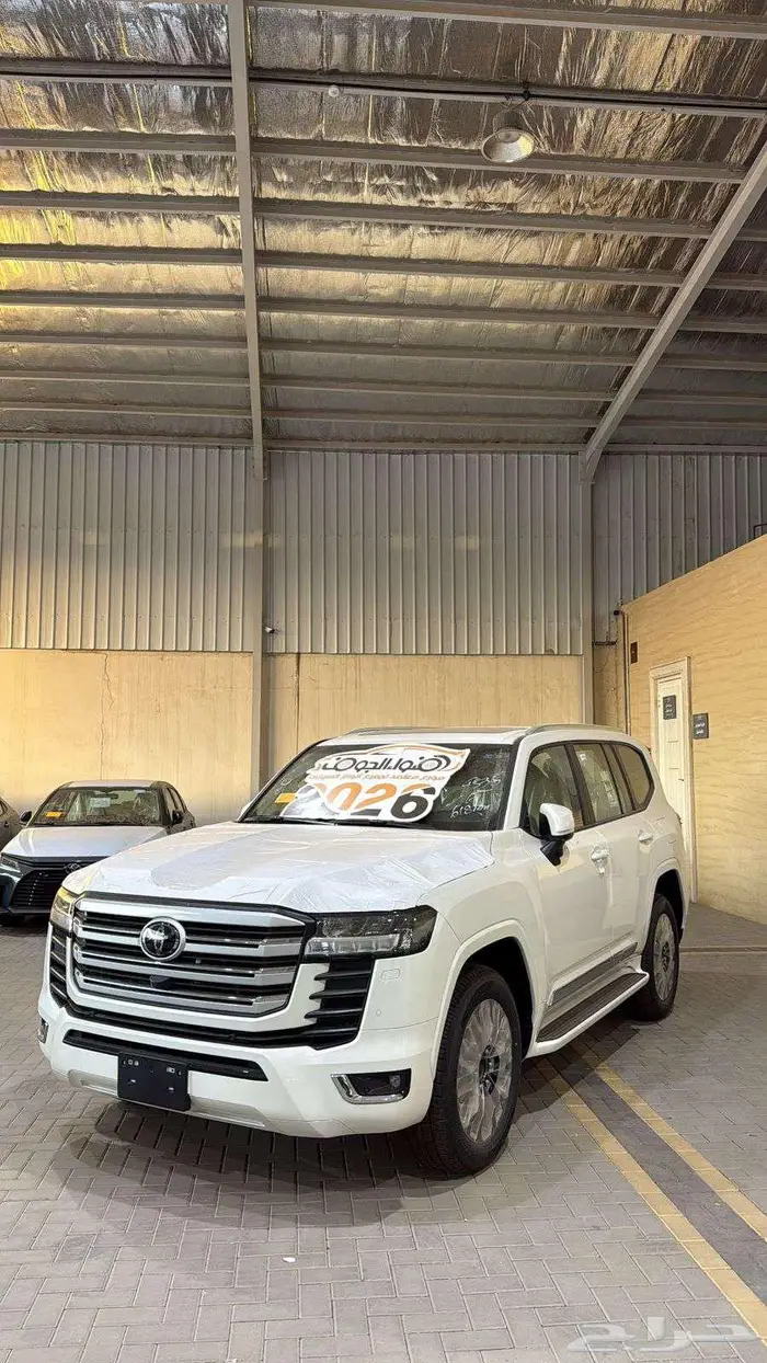 تويوتا لاندكروزر ( GXR3 ) بنزين موديل 2026 عرووض صفر ارباح 9