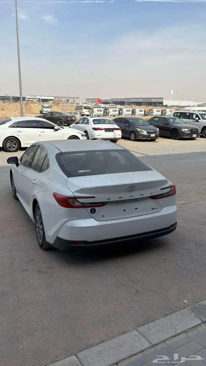 تويوتا كامري 2025 جميع المواصفات بالتقسيط بدون مقدم 4
