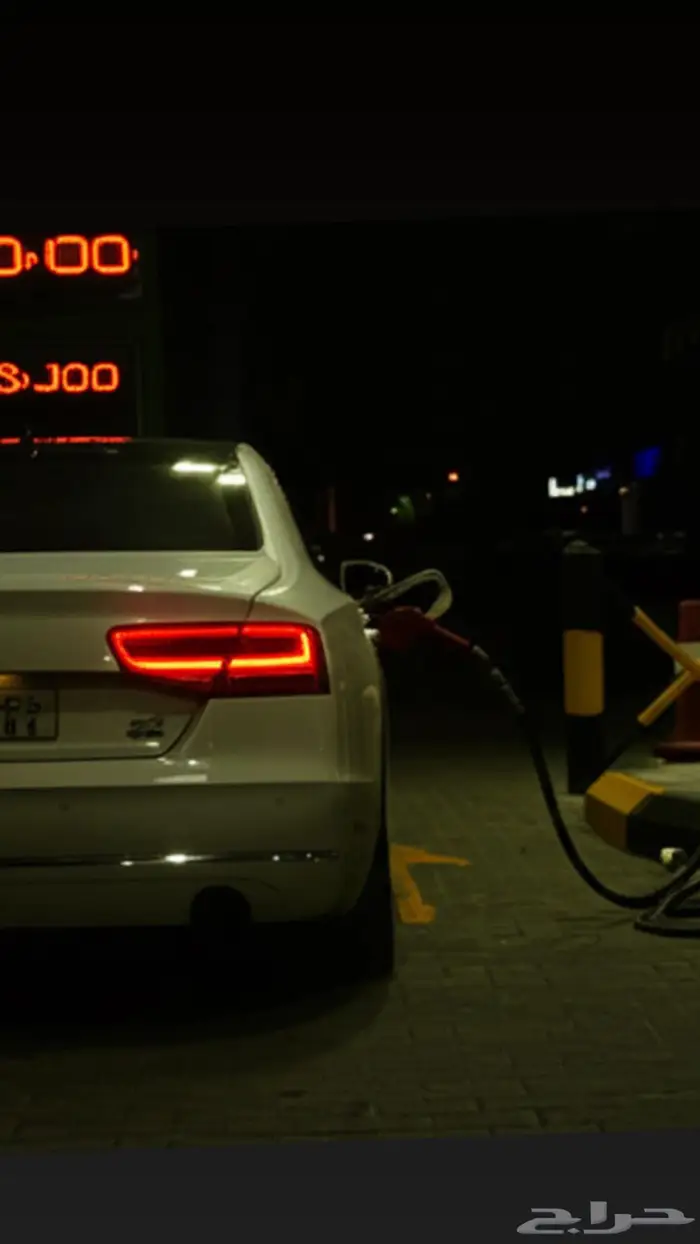 Audi A8L 4.2 FSI 2011 1