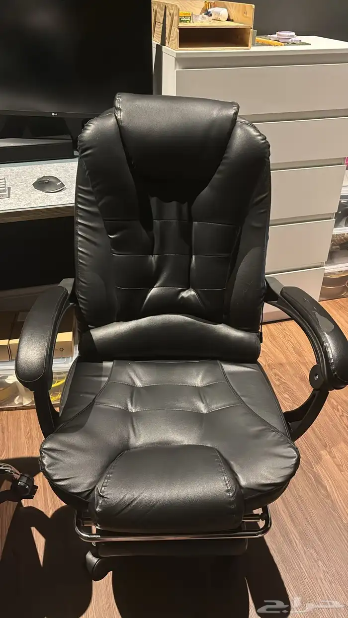 مجموعة اثاث للبيع ( كرسي مكتب  مكتبين  تسريحة) 0