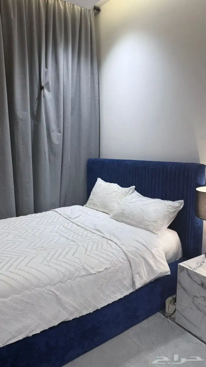 سرير ومرتبه وتسريحه وكمدينه 1