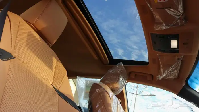 لكزس ES300 هايبرد 2025 اللون اسود كاش وأقساط بنوك 15