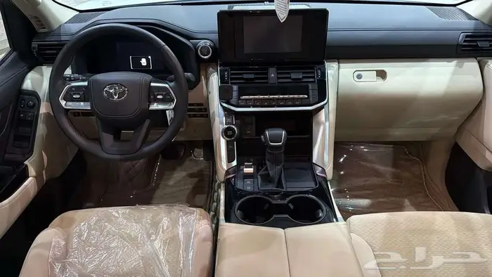 لاند كروزر 2025 GXR رقم 1 ديزل 8