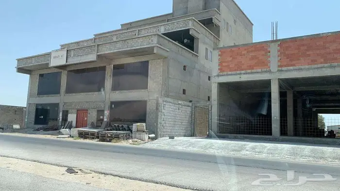 عمارة للإيجار في شارع البديع 4  حي البديع  مدينة القطيف 0