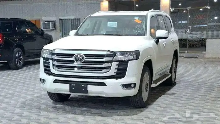 لاندكروزر GXR4 بنزين 2026 8