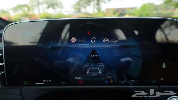 2025 Mercedes-Benz E 200 Avantgarde EQ Boost 2.0L RWD 12