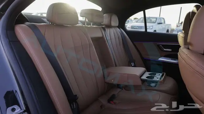 2025 Mercedes-Benz E 200 Avantgarde EQ Boost 2.0L RWD 21