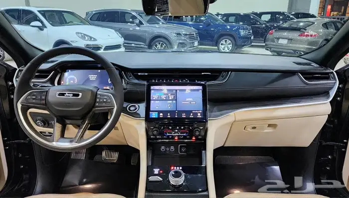 جراند شيروكي ليمتد 2023 15