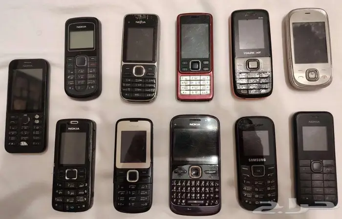 مجموعة جوالات قديمة 11جهاز فيها قطع شبه نادرة لهواة الاقتناء 0