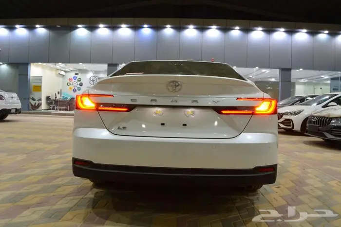 تويوتا كامرى ال اى بنزين اقل سعر للكاش والاقساط ابيض 5