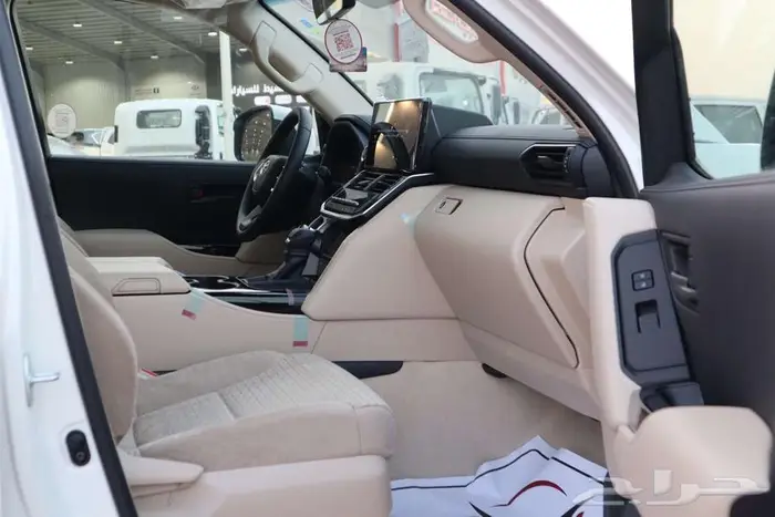 تويوتا لاندكروزر GXR2 بنزين 2025 مبيعات البنوك 10