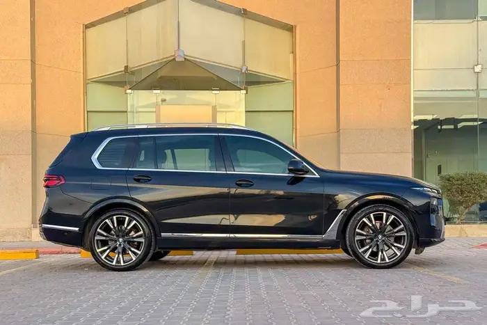BMW X7 V6 2023 اسود سعودي 2