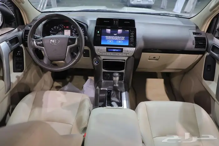 تويوتا برادو TXL3 فل كامل فتحة سقف جلد V6 موديل 2022 9