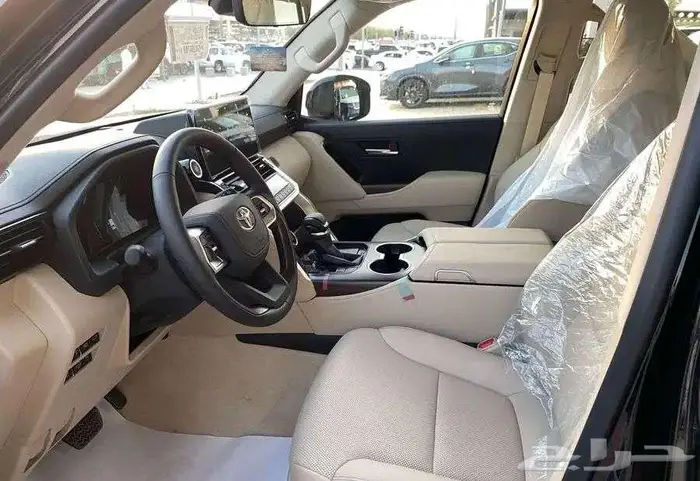 لاندكروزر GXR4 بنزين 2026 13