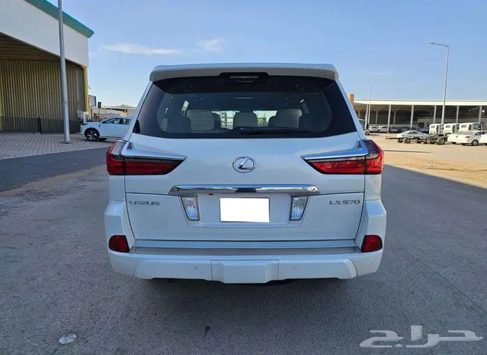 لكزس LX570 فل كامل 2016 6