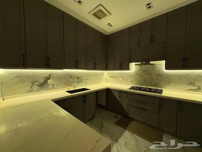 شقة فاخرة بحي الورود بجدة للايجار السنوي 7