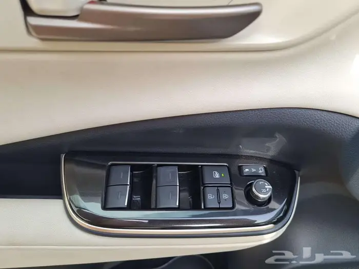 تويوتا كراون الفئه برستيج الموديل 2026 18