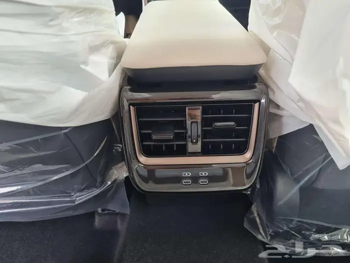 تويوتا كراون الفئه بريميوم الموديل 2026 18