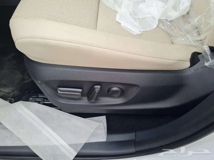 تويوتا كراون الفئه بريميوم الموديل 2026 1