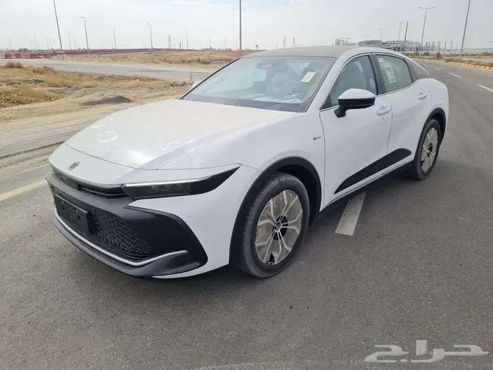 تويوتا كراون الفئه بريميوم الموديل 2026 25