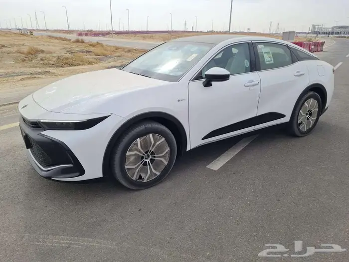 تويوتا كراون الفئه بريميوم الموديل 2026 23