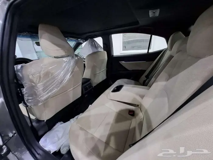 تويوتا كامري ال اي هايبرد (سقف بانوراما) 2025 9