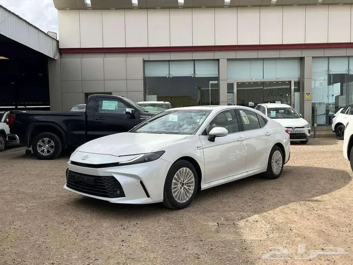 كامري E بلس 2025 نقد وتقسيط 0