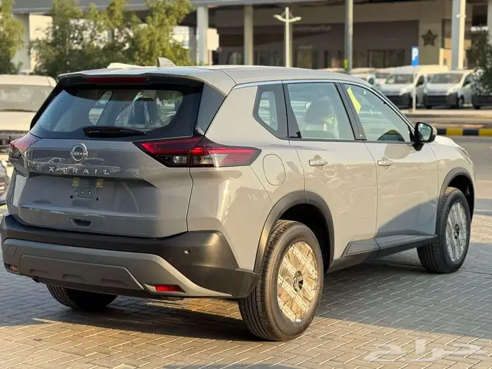 نيسان اكس تريل استاندر 5 مقاعد دبل 2024 11