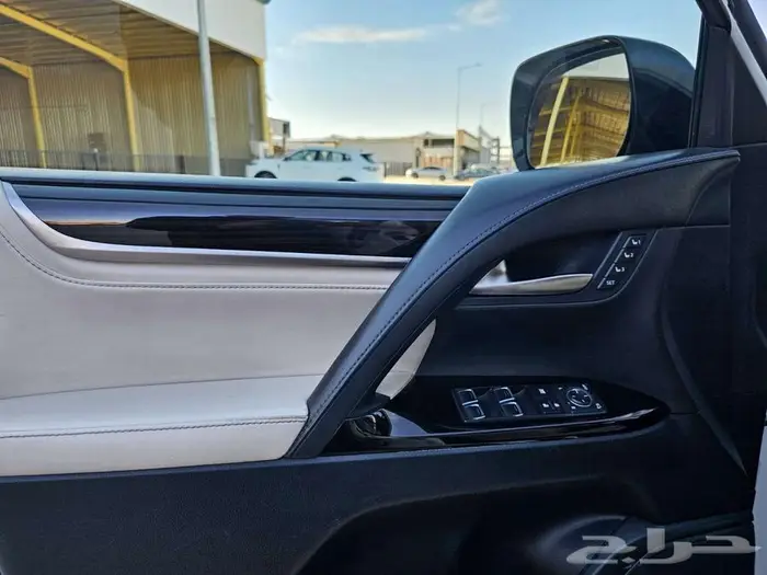 لكزس LX570 فل كامل 2016 13