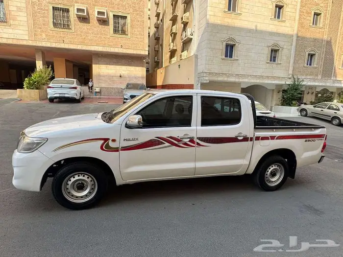 هايلوكس 2013 ديزل نضيف 5