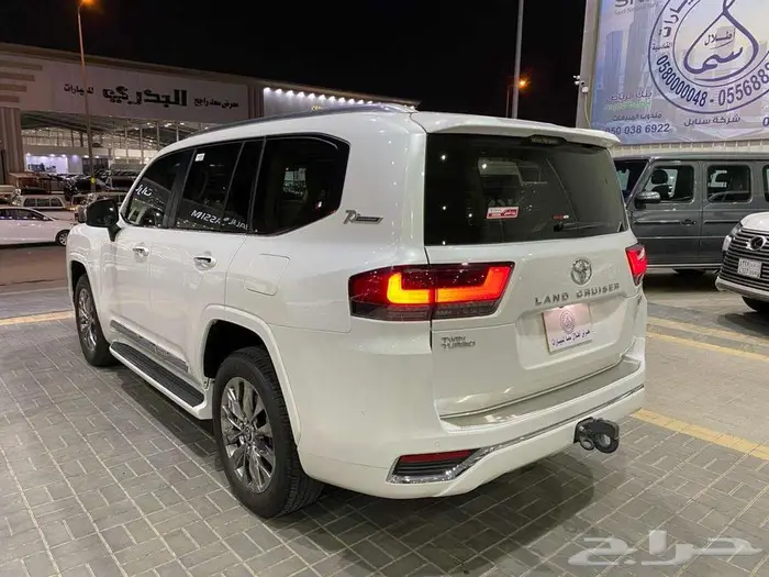 تويوتا في اكس ار 2022 ابيض ماشيه 28000كم 21