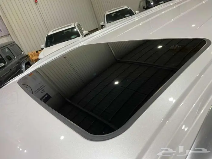 تويوتا في اكس ار 2022 ابيض ماشيه 28000كم 27