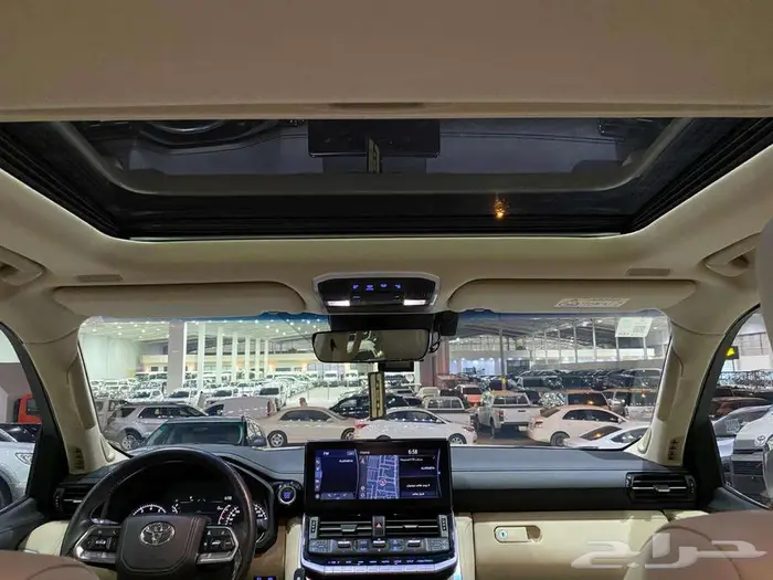 تويوتا في اكس ار 2022 ابيض ماشيه 28000كم 17