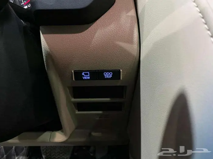 تويوتا في اكس ار 2022 ابيض ماشيه 28000كم 37