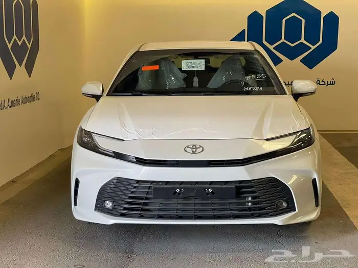 تويوتا كامري E هايبرد 2025 0