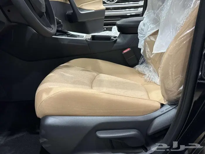 تويوتا راف فور نص فل فتحة سقف اسود بنزين 2025 اقل سعر 30