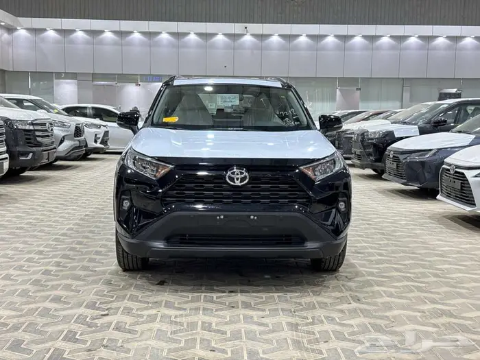 تويوتا راف فور نص فل فتحة سقف اسود بنزين 2025 اقل سعر 0