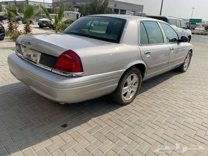 فورد كراون فكتوريا 2011 مخزن 11