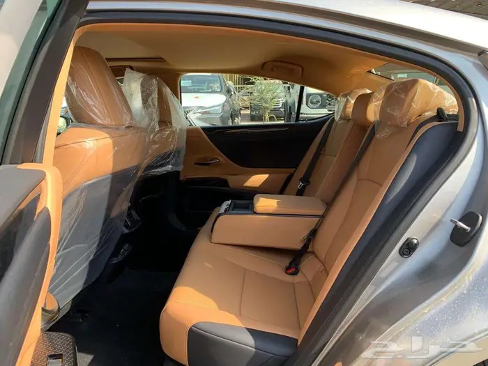 لكزس ES 250 فئه AA موديل 2025 13