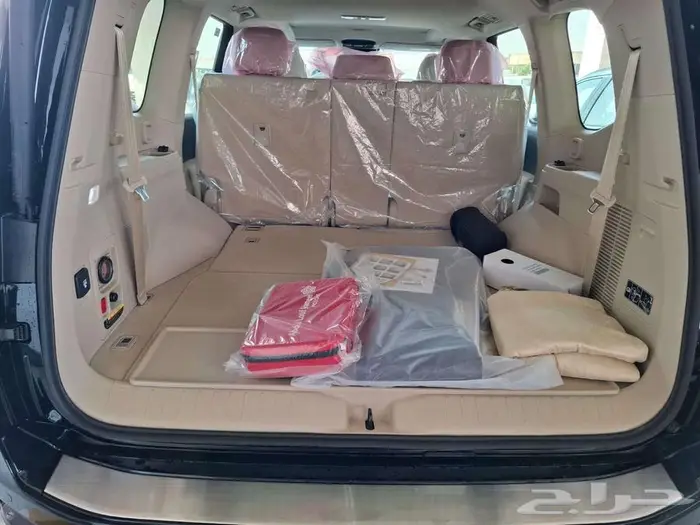 تويوتا لاندكروزر صالون GXR L4 سعودي بنزين 2026 10