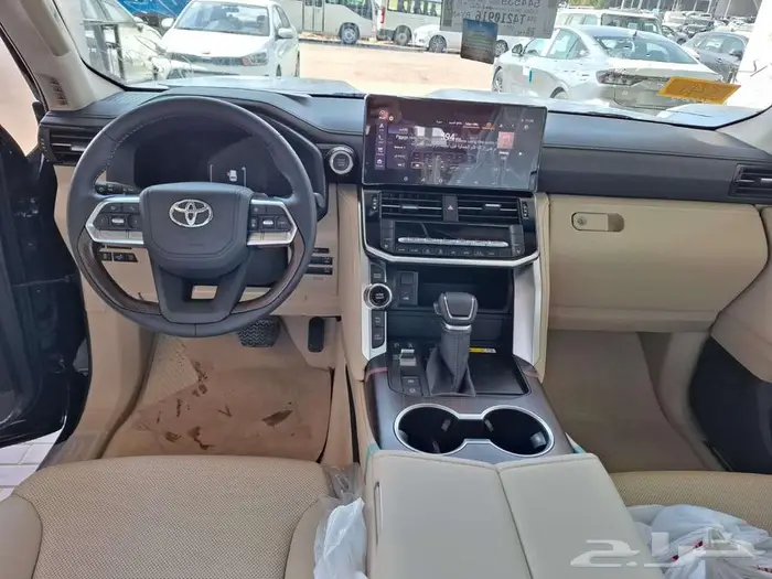تويوتا لاندكروزر صالون GXR L4 سعودي بنزين 2026 4