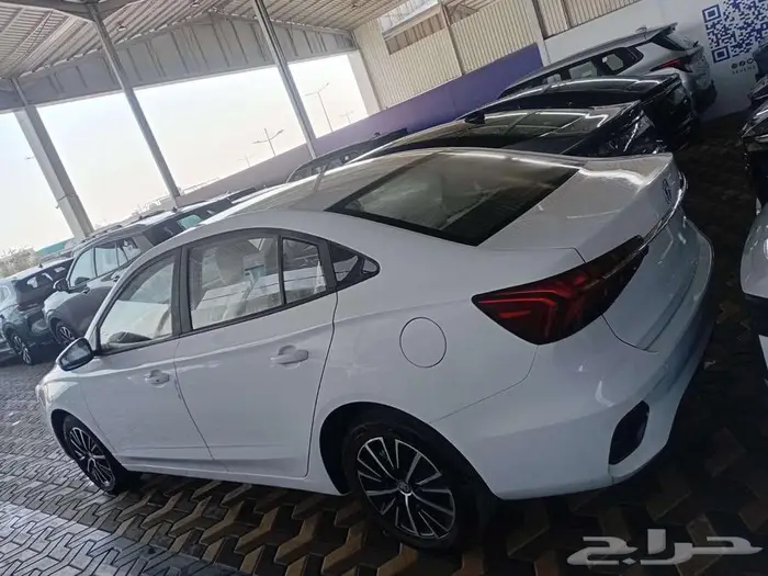 ام جي 5 استاندر الشكل الجديد بنزين اتوماتيك 2025 عروض خاصة 11