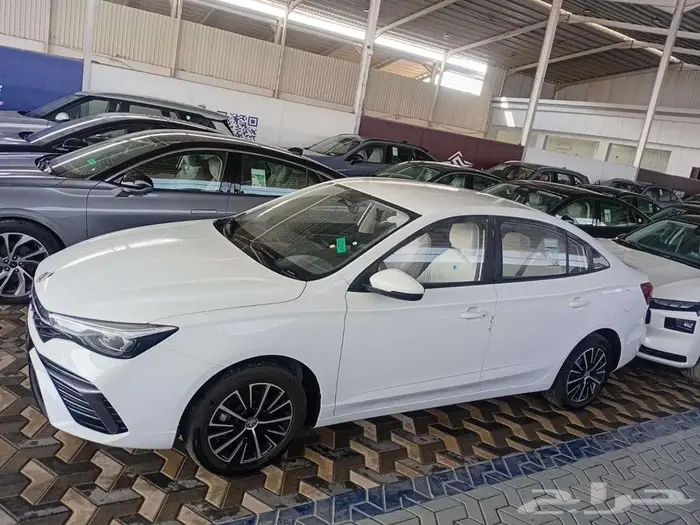 ام جي 5 استاندر الشكل الجديد بنزين اتوماتيك 2025 عروض خاصة 3