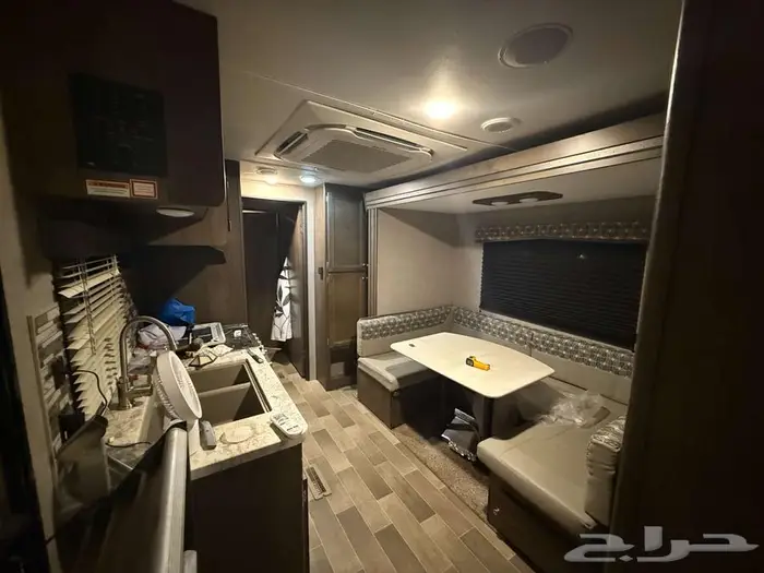 كرفان فاخر للإيجار جاهز كموقع تصوير احترافي 3